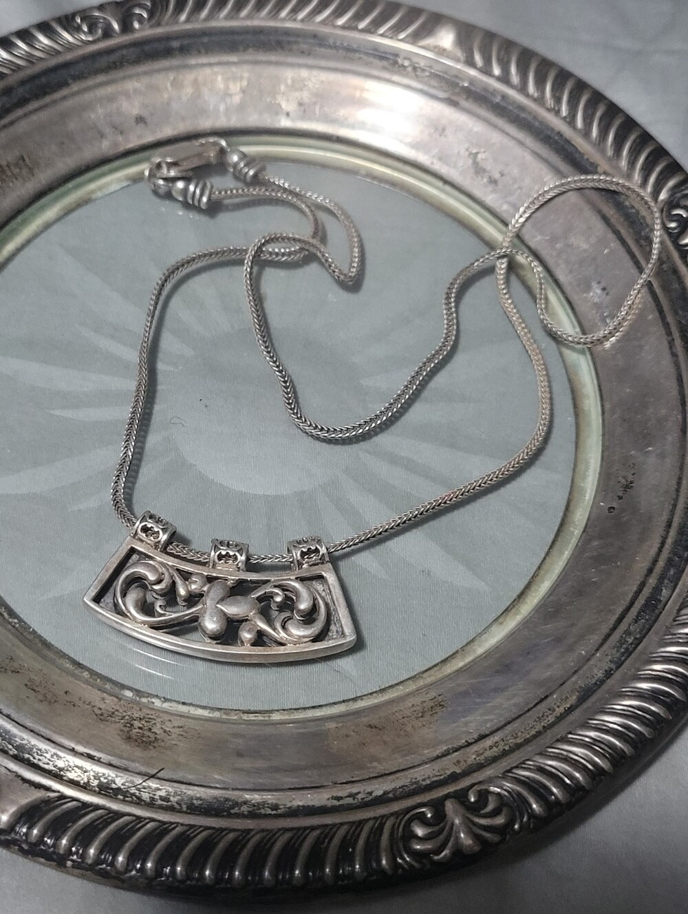 Sterling Silver Floral Filigree Pendant Necklace - Silver
